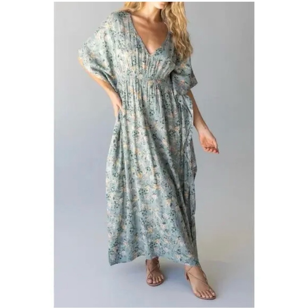 NATURAL LIFE Sanibel island caftan sage green Women’s SIZE Medium